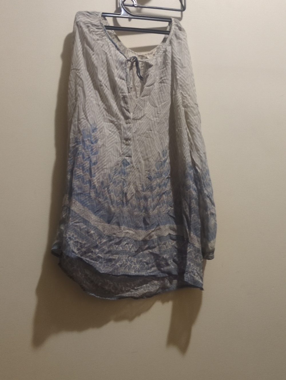 Lucky Brand Cream and Blue Tie-Dye Tunic Top